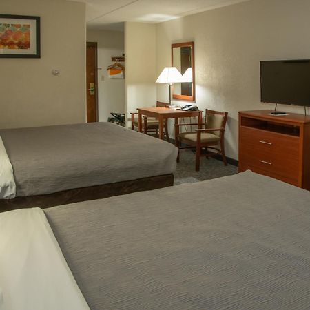 Quality Inn Stadium Area Green Bay Bagian luar foto