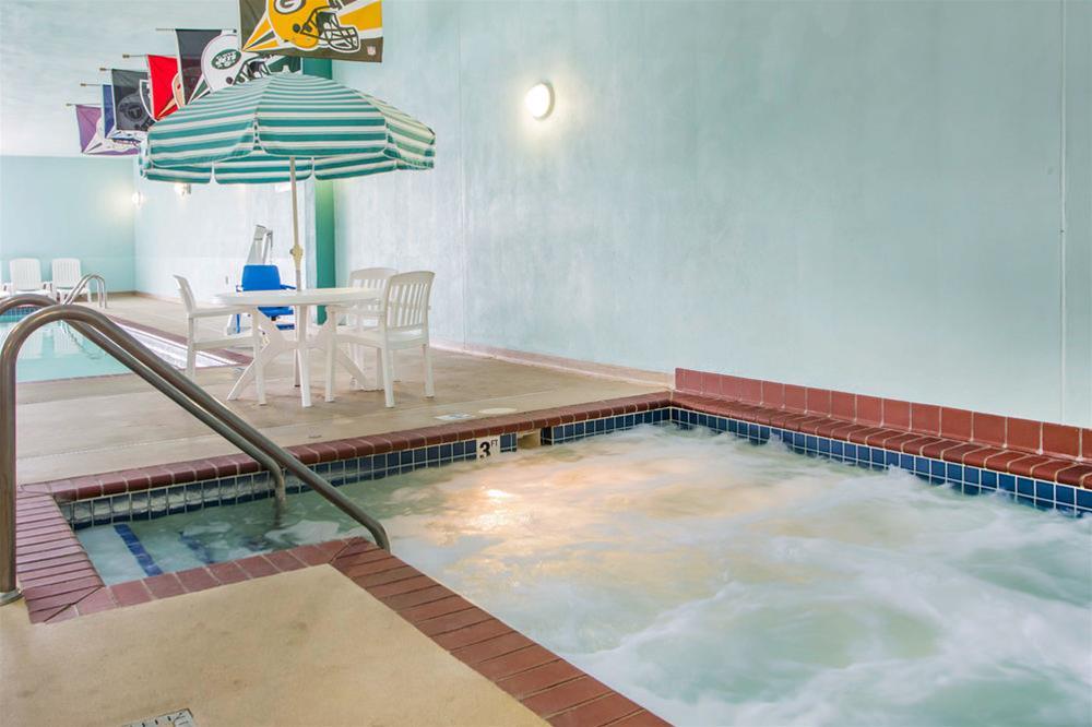 Quality Inn Stadium Area Green Bay Bagian luar foto