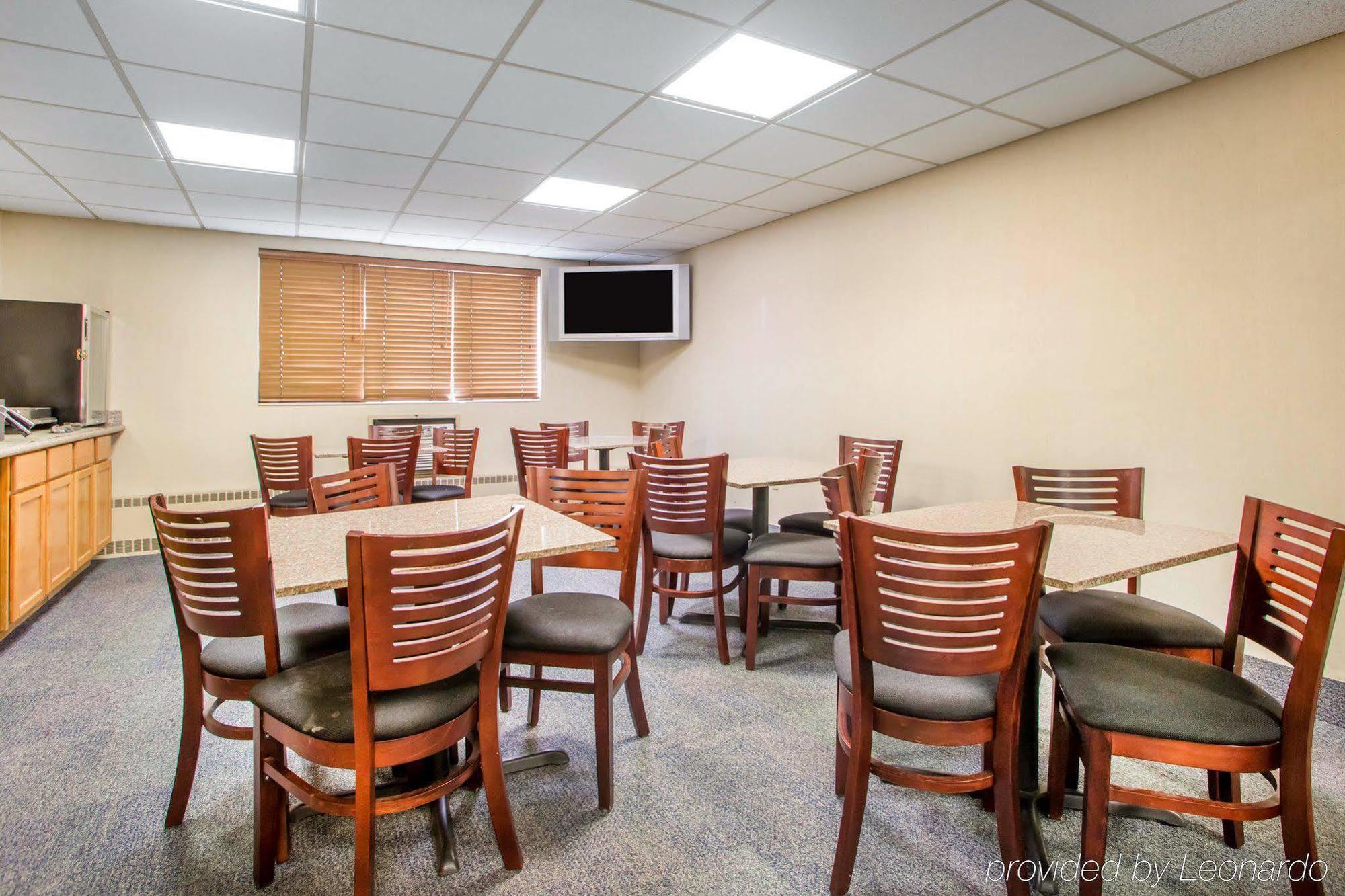 Quality Inn Stadium Area Green Bay Bagian luar foto