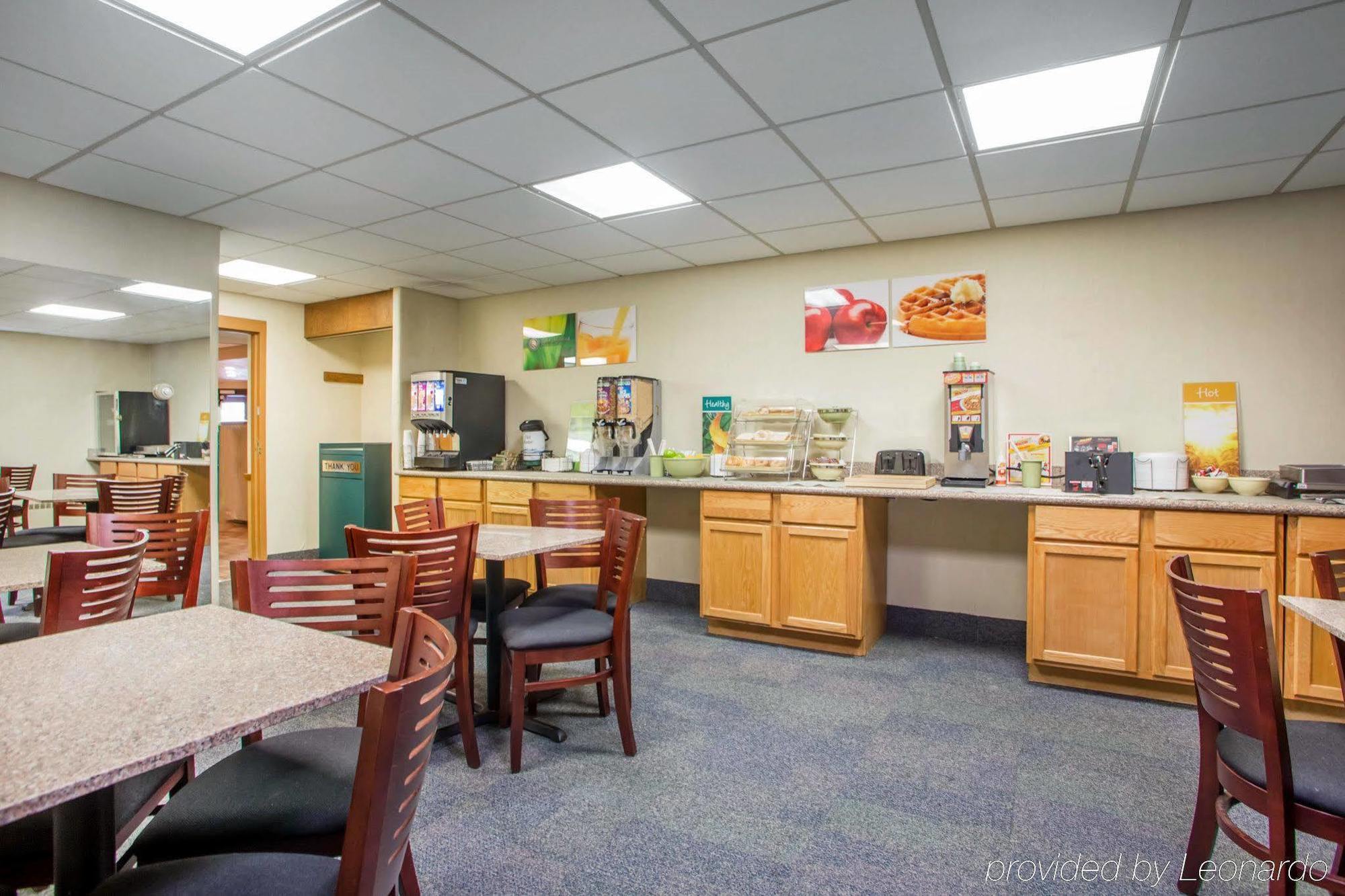 Quality Inn Stadium Area Green Bay Bagian luar foto