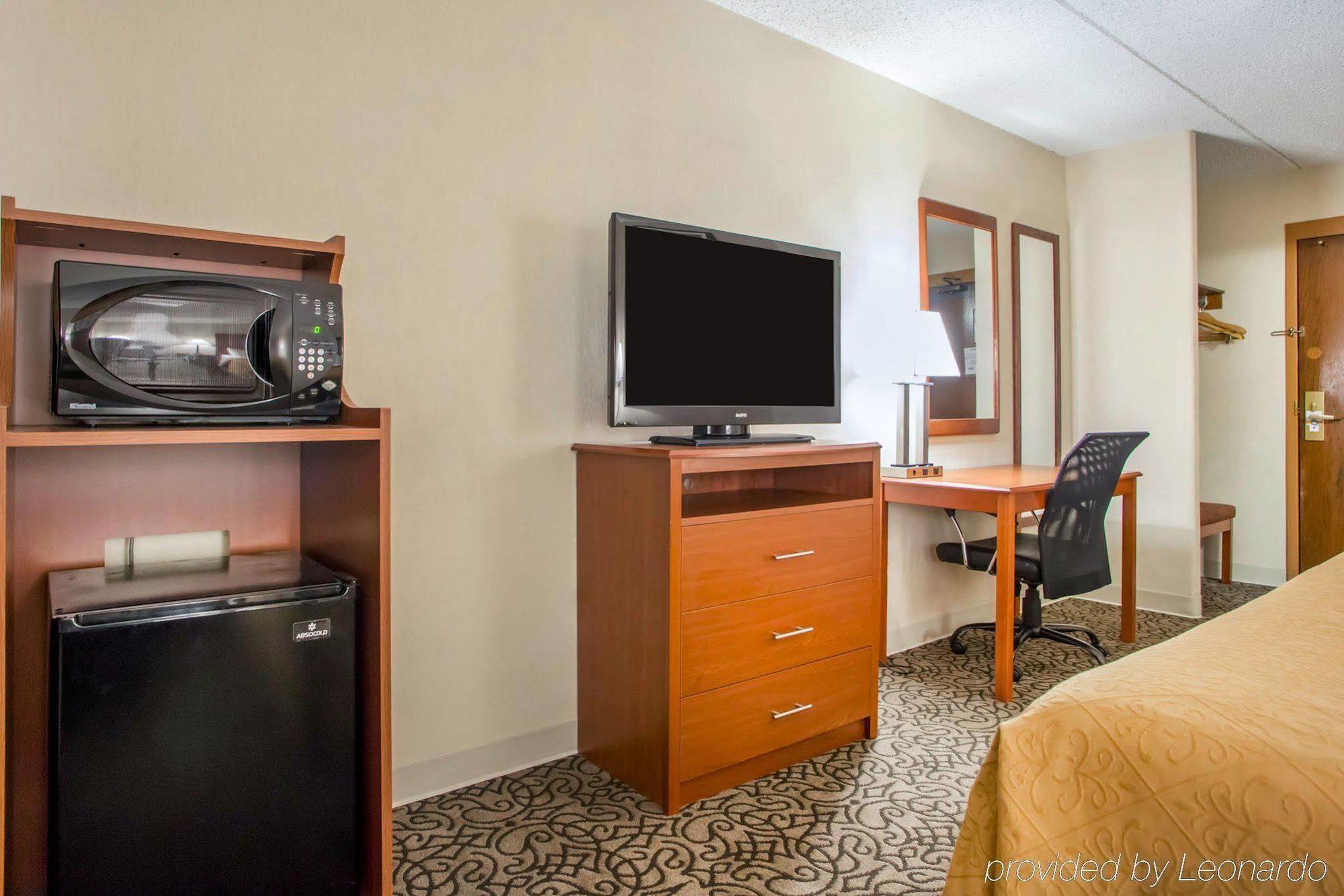 Quality Inn Stadium Area Green Bay Bagian luar foto