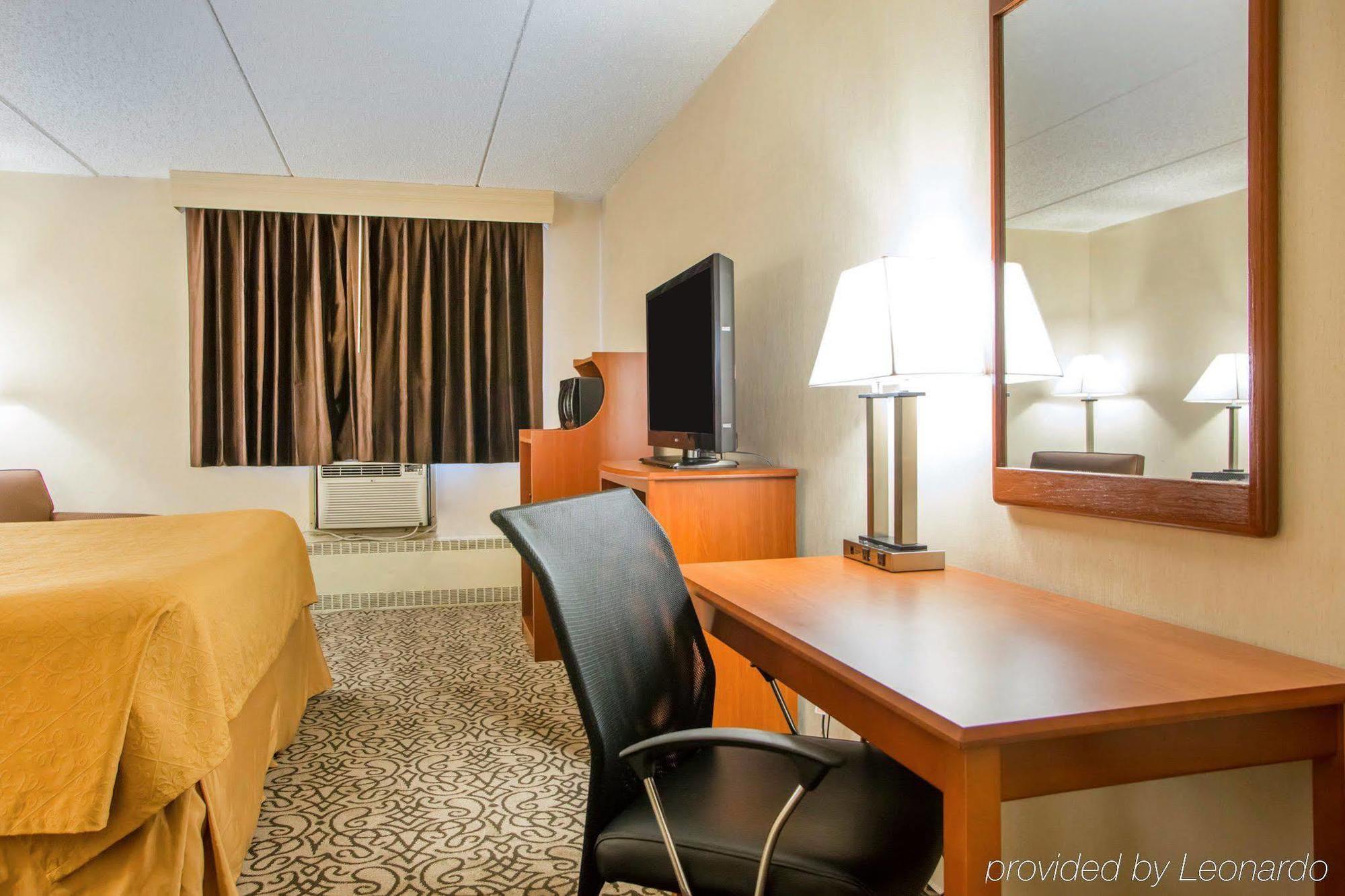 Quality Inn Stadium Area Green Bay Bagian luar foto