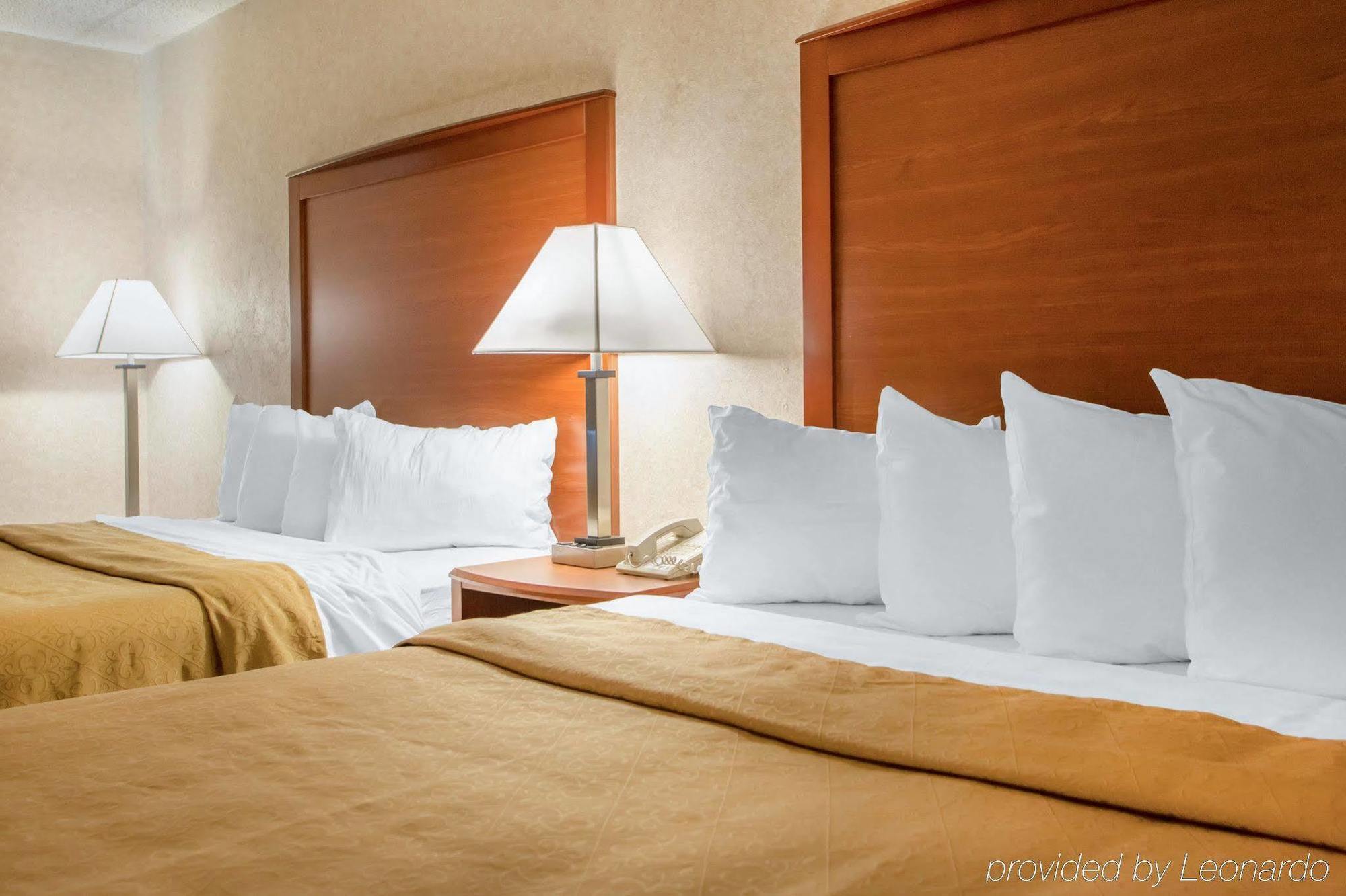 Quality Inn Stadium Area Green Bay Bagian luar foto