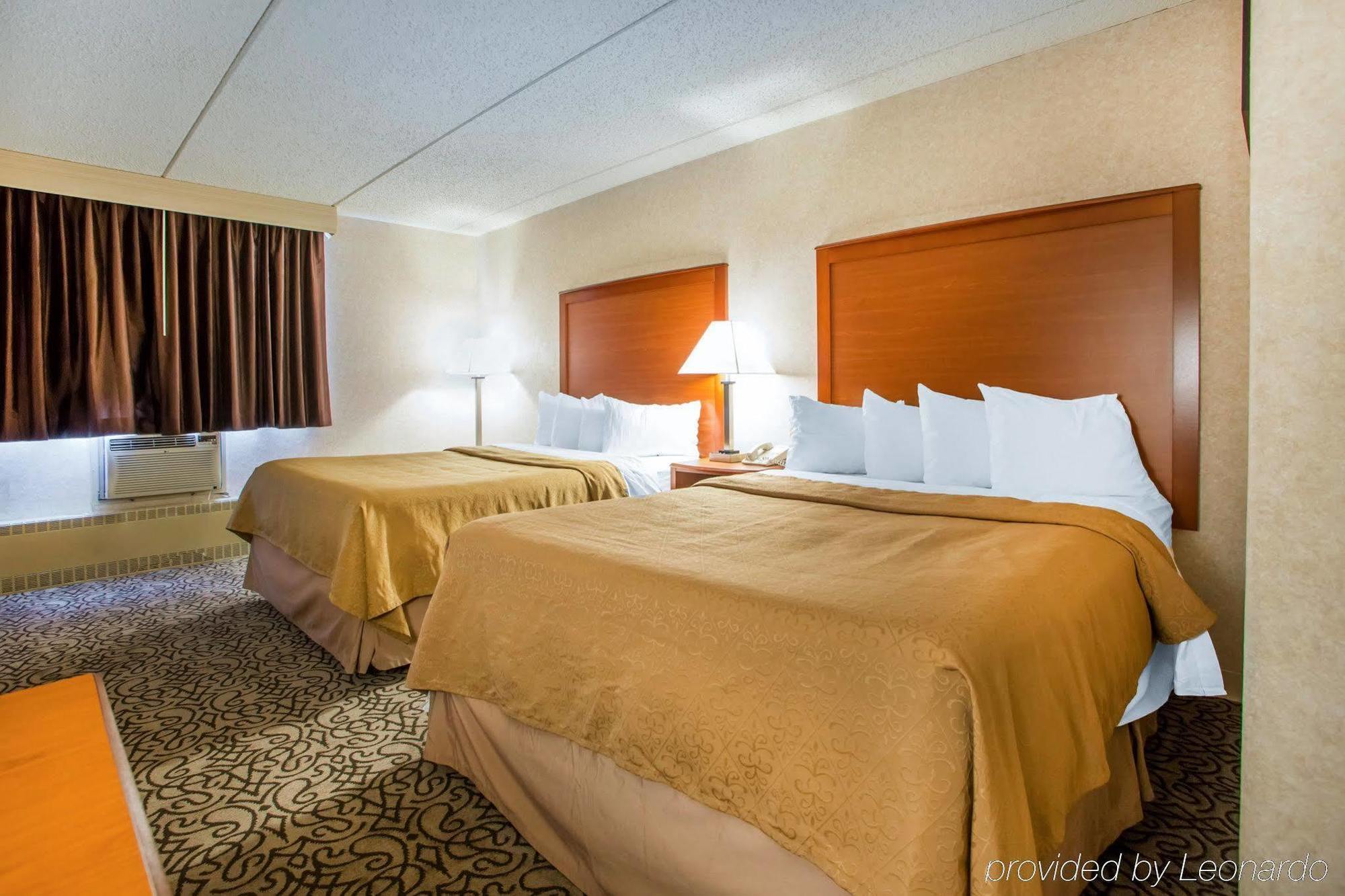 Quality Inn Stadium Area Green Bay Bagian luar foto